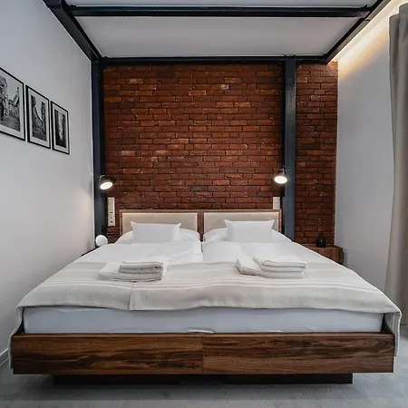 Garni Dock 3* Pressburg