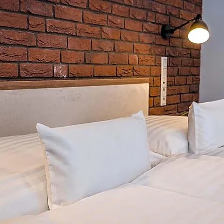 Garni Dock Hotel