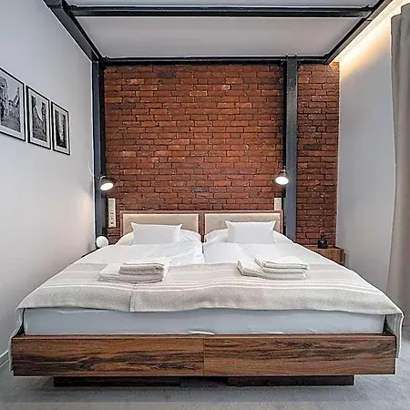 Hotel Garni Dock 3*