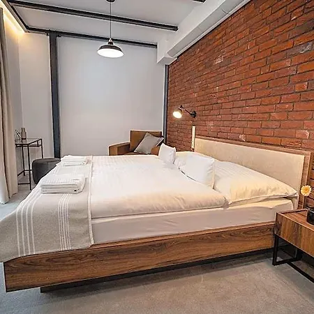 Hotel Garni Dock 3*